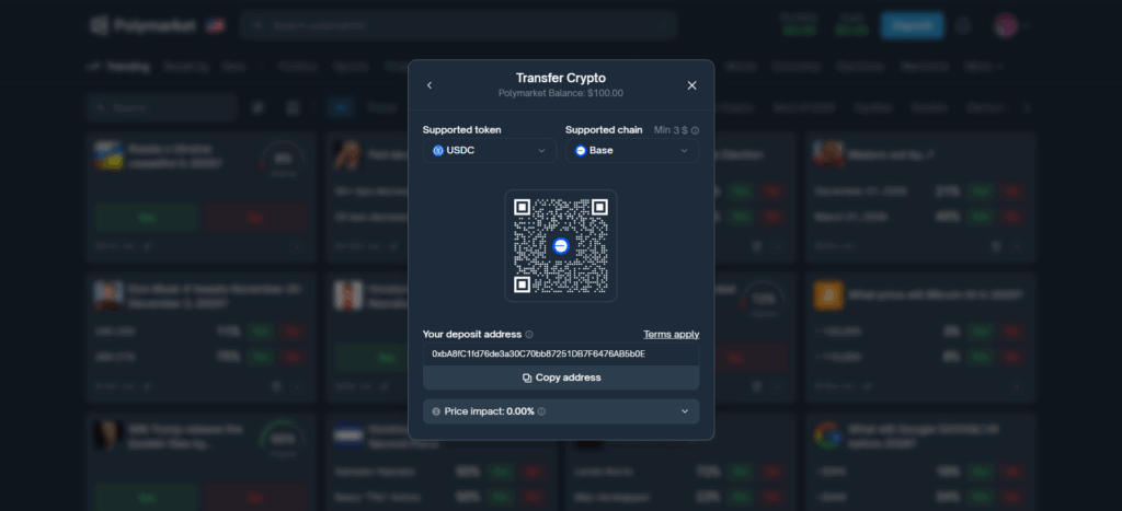 شاشة إيداع العملات الرقمية من Polymarket ل USDC على شبكة Base مع رمز الاستجابة السريعة، وعنوان المحفظة، والحد الأدنى للإيداع 3 دولارات أمريكية.