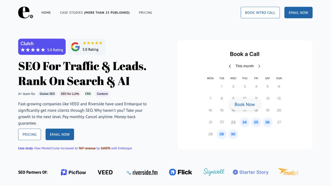 기술 스타트업을 위한 부티크 AI SEO 에이전시 서비스 및 프로그래매틱 콘텐츠 전략을 강조하는 Embarque 홈페이지